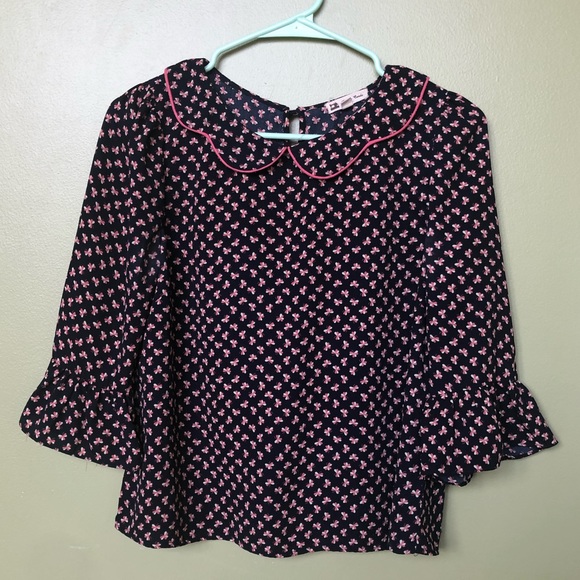 Cotton Candy Tops - Vintage-inspired navy blue collared floral top